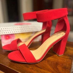 🔥Red Women’s dress shoes size 9 NWOT Perfect for the holidays!